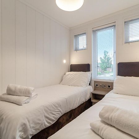Norfolk Woods Resort And Spa Narborough  المظهر الخارجي الصورة