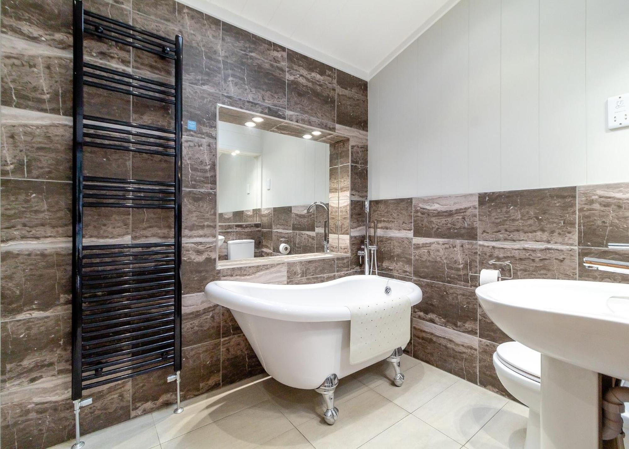 Norfolk Woods Resort And Spa Narborough  الغرفة الصورة