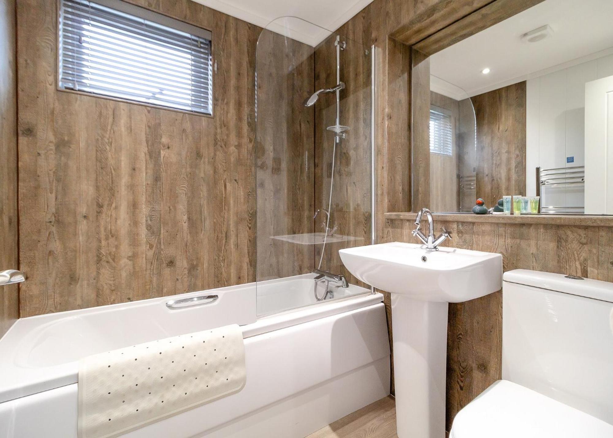 Norfolk Woods Resort And Spa Narborough  المظهر الخارجي الصورة